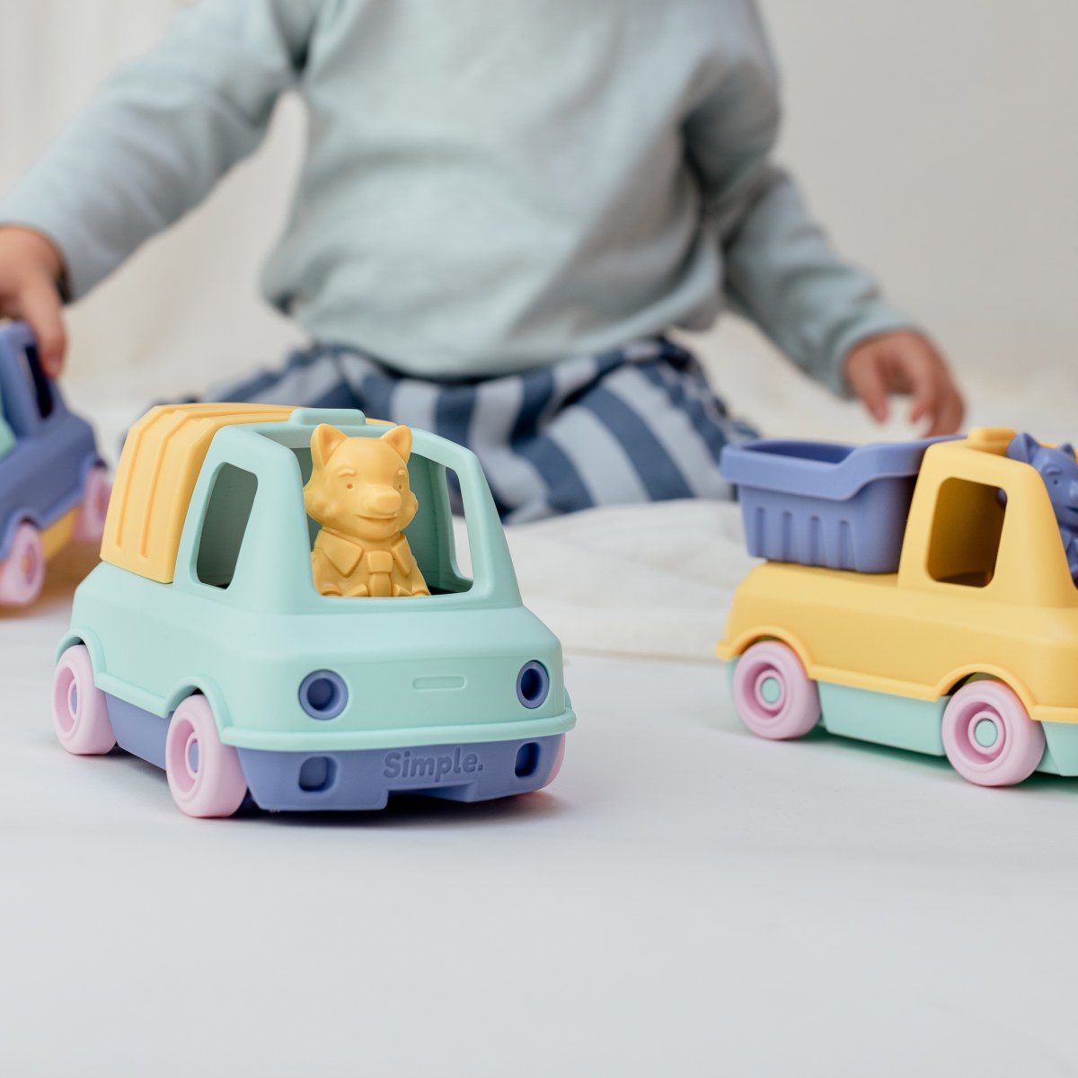 Le Jouet Simple Trucks