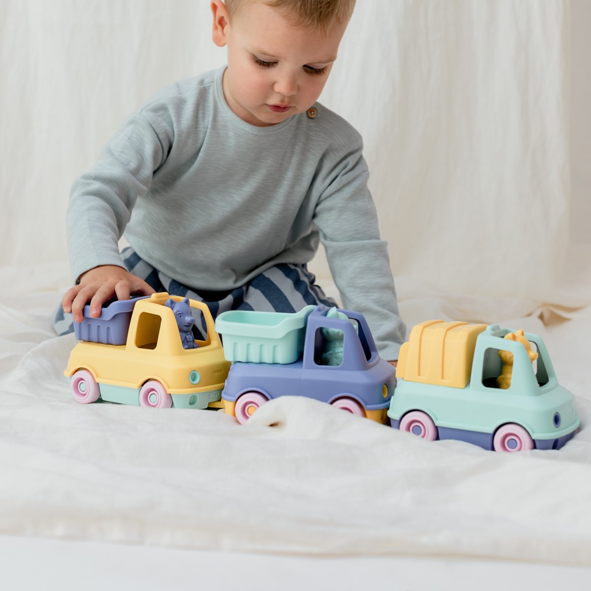 Le Jouet Simple Trucks