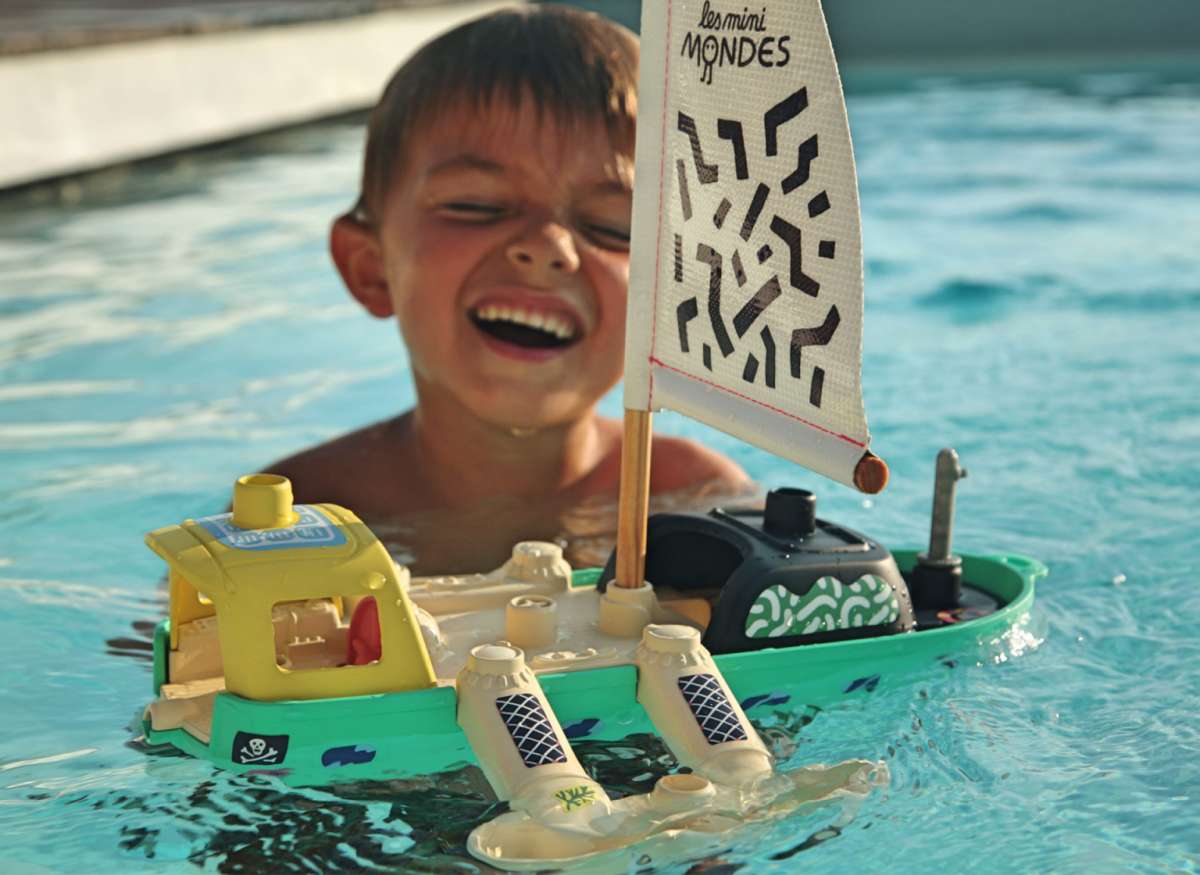 Les Minimondes Maxi Boat