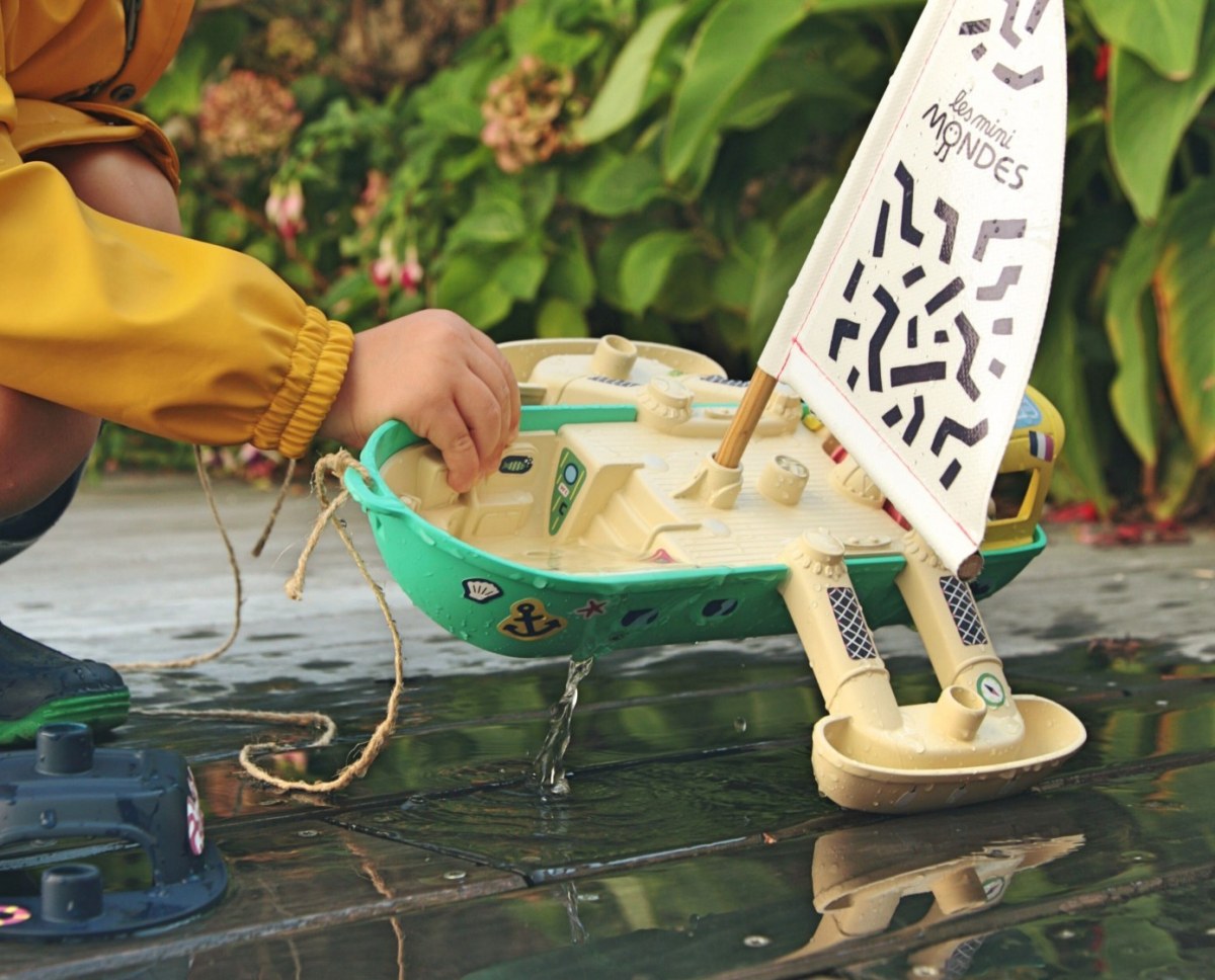 Les Minimondes Maxi Boat