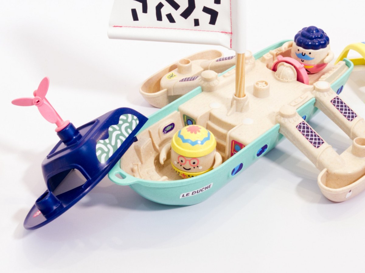 Les Minimondes Maxi Boat